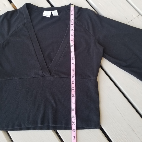 PL BLK top w flared sleeves - Picture 11 of 12